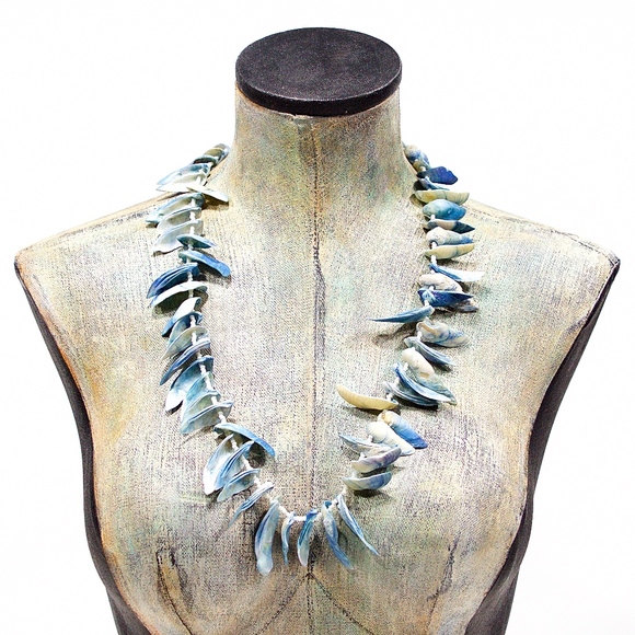 VTG 70's Washed Out Denim Shell Necklace - Picture 2 of 3